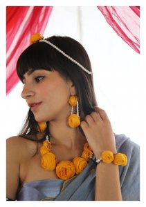 Osiris Yellow Rose Jewellery Set