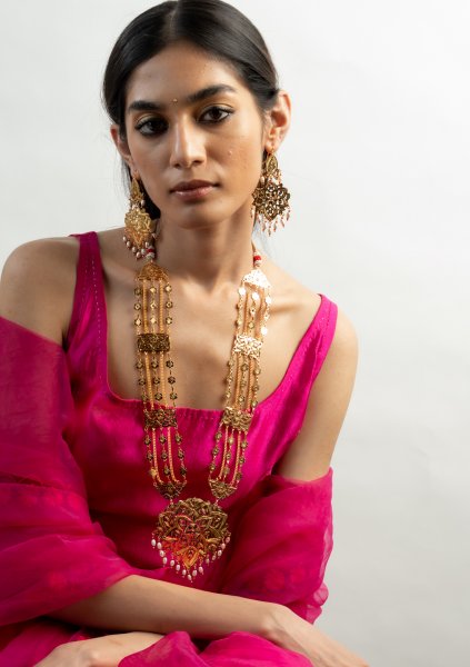 Sahuri Gold Tone Silver Necklace & Earrings Set