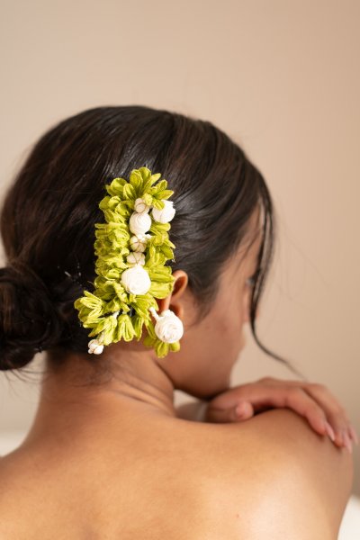 Deeya Floral Claw Clip