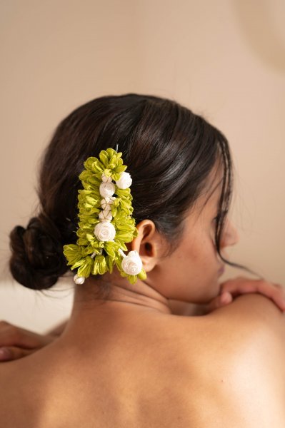 Deeya Floral Claw Clip