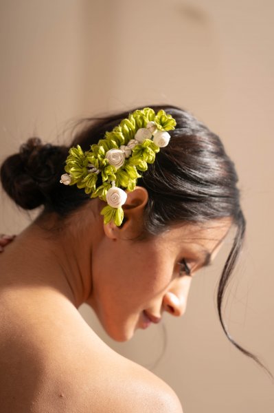 Deeya Floral Claw Clip