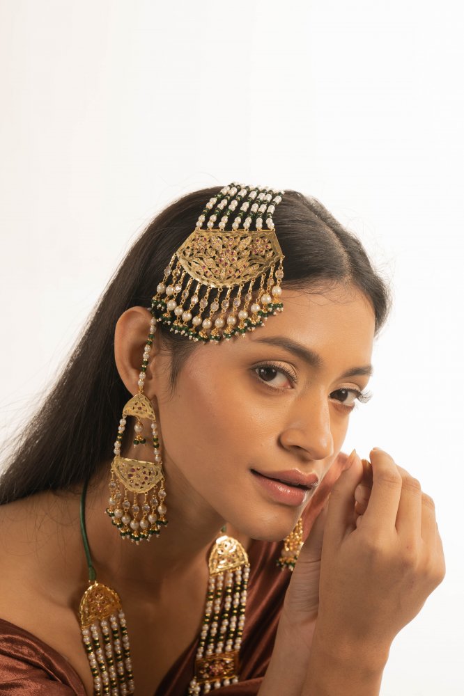 Angulika Gold Tone Silver Passa