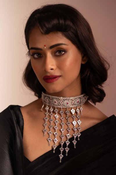 Mithlesh Silver Necklace & Earrings Set