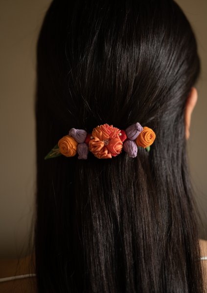 Timbre Floral Back Clip